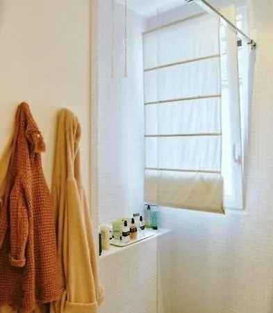 Apartment 9e - New Charming Place Paris